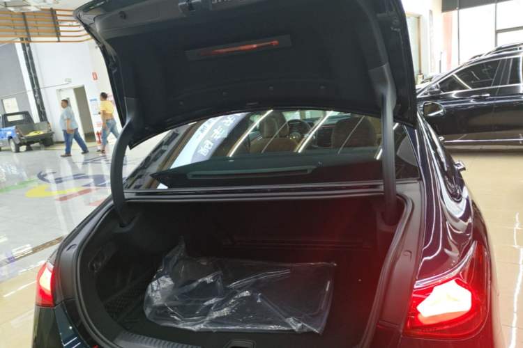 Used Mercedes-Benz E-Class 2024 E 260 L 4MATIC Trunk