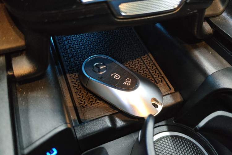 Used Mercedes-Benz E-Class 2024 E 260 L 4MATIC Vehicle Key