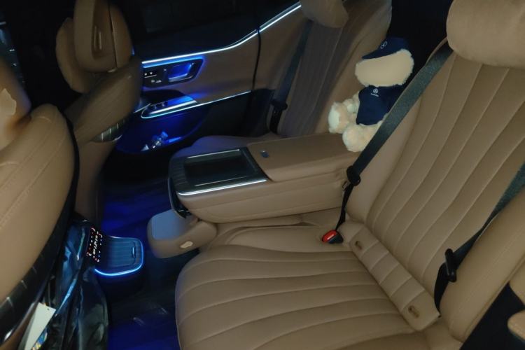 Used Mercedes-Benz E-Class 2024 E 300 L Exclusive Edition Left Rear Seat