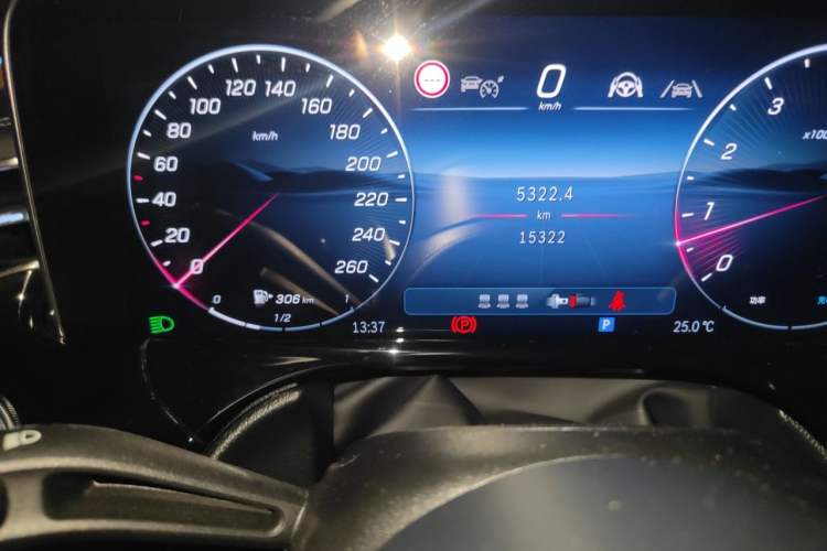 Used Mercedes-Benz E-Class 2024 E 300 L Exclusive Edition Odometer Close Up