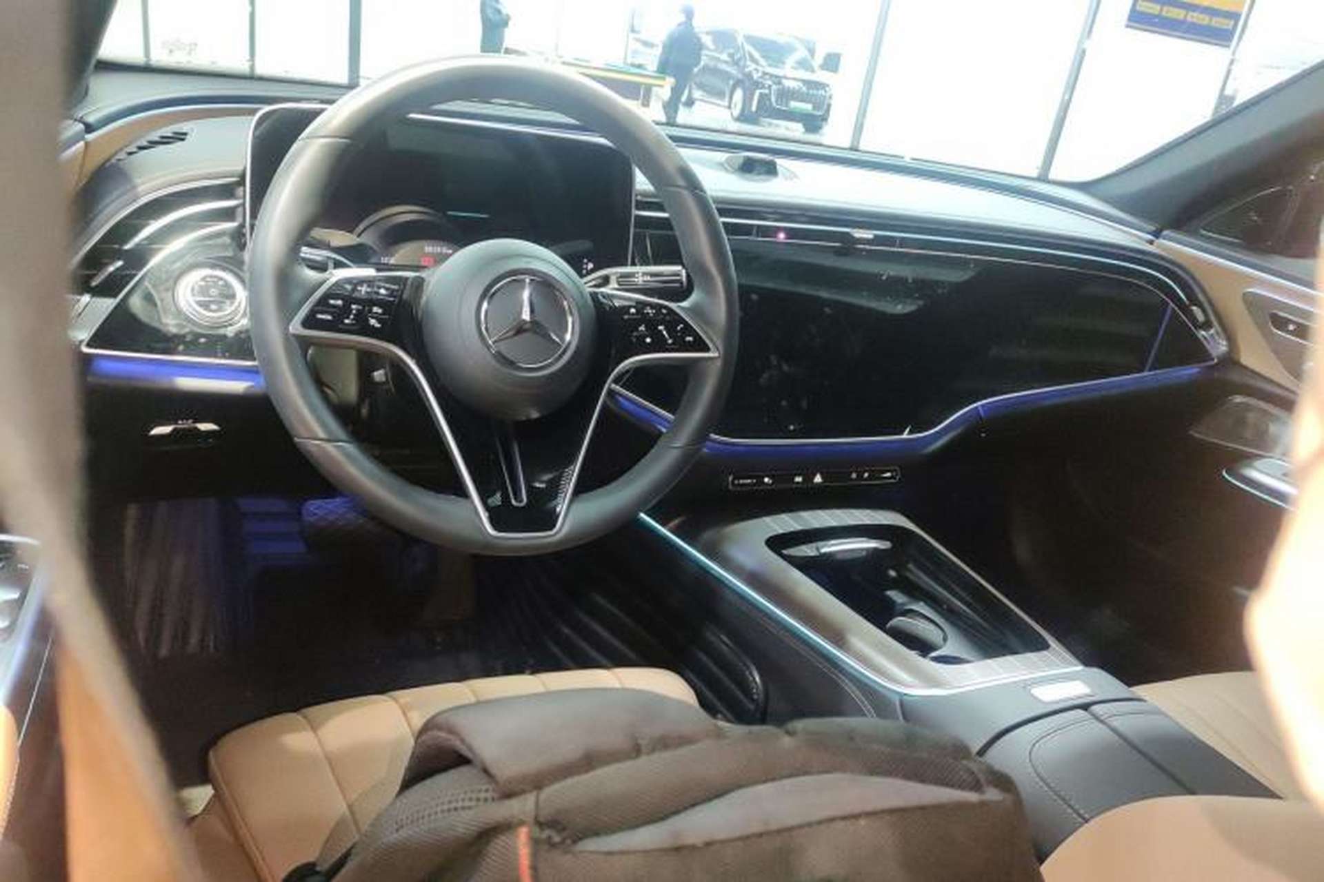 Used Mercedes-Benz E-Class 2024 E 300 L Luxury Model Center Console