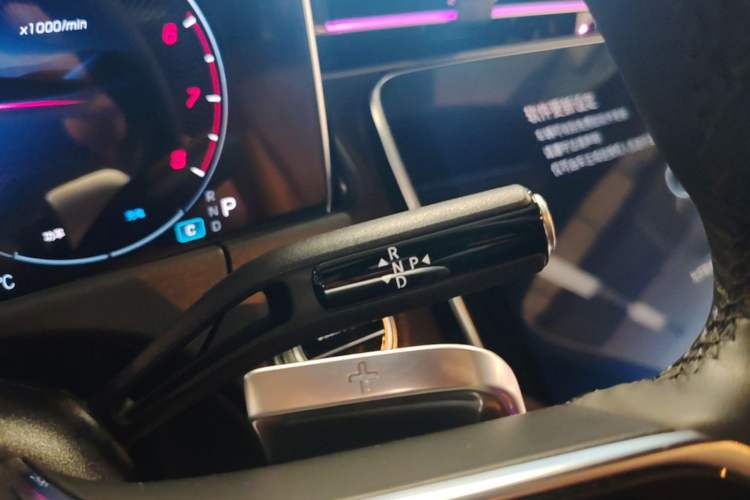 Used Mercedes-Benz E-Class 2024 E 260 Sport Edition Gear Lever