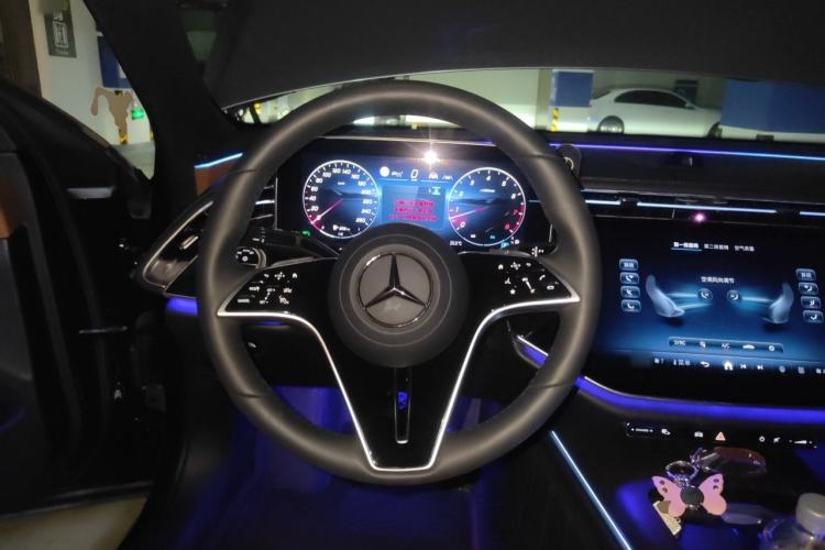 Used Mercedes-Benz E-Class 2024 E 300 L Exclusive Edition Steering Wheel