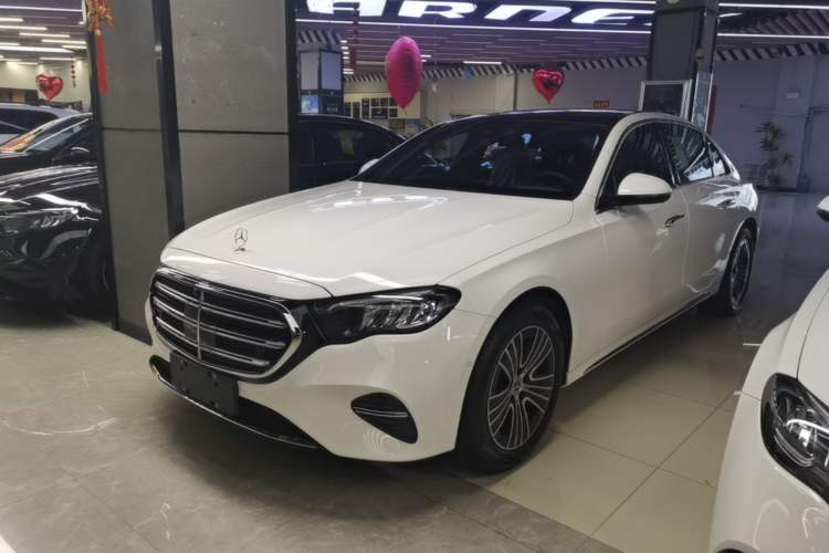 Używany Mercedes-Benz E-Class 2024 E 260 L 4MATIC Guazi used car, China used car export, Used car for sale, Used  cars, Cheapest cars for sale