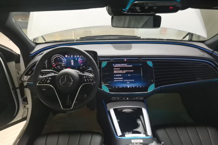Used Mercedes-Benz E-Class 2024 E 260 L 4MATIC Center Console