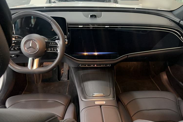 Used Mercedes-Benz E-Class 2024 E 300 L Luxury Sport Model Center Console