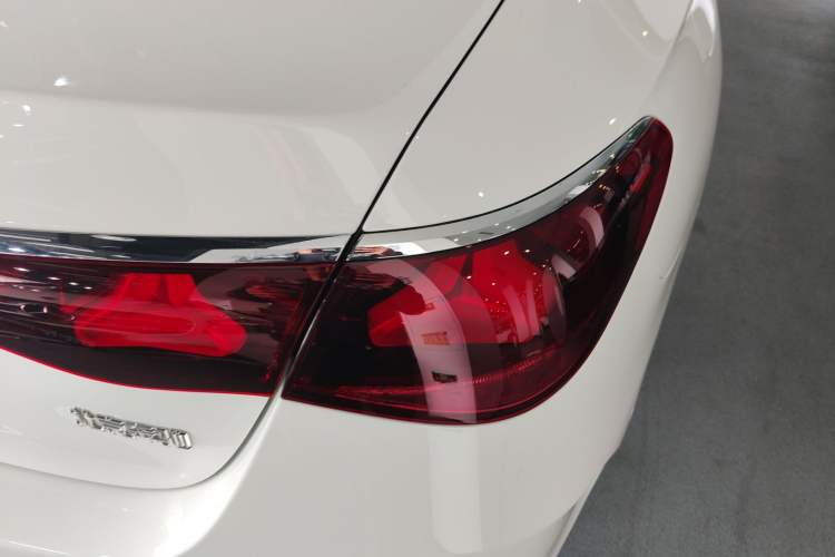 Used Mercedes-Benz E-Class 2024 E 300 L Luxury Sport Model Exterior 3