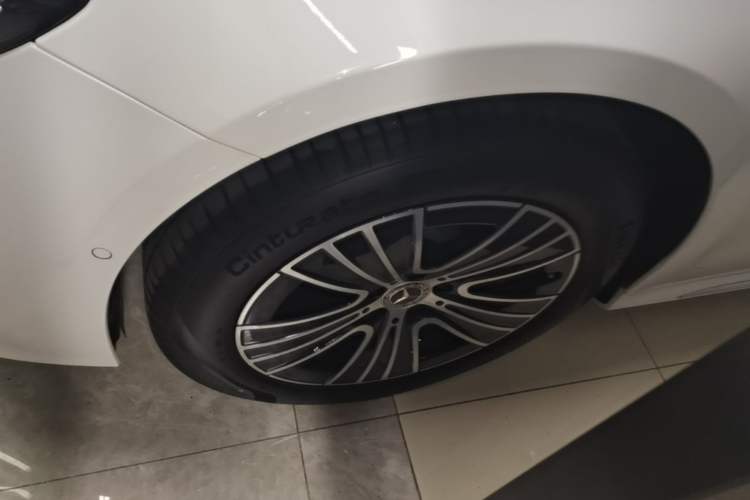 Used Mercedes-Benz E-Class 2024 E 260 L 4MATIC Exterior 4