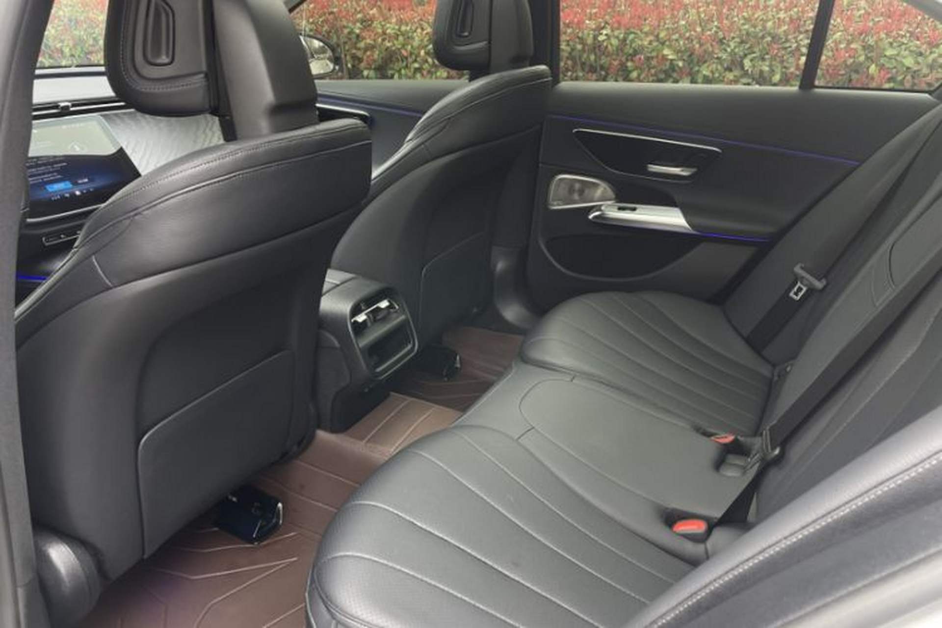 Used Mercedes-Benz E-Class 2024 E 300 Fashion Sport Edition Interior 2