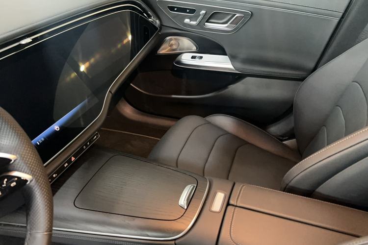 Used Mercedes-Benz E-Class 2024 E 300 L Luxury Sport Model Interior 2