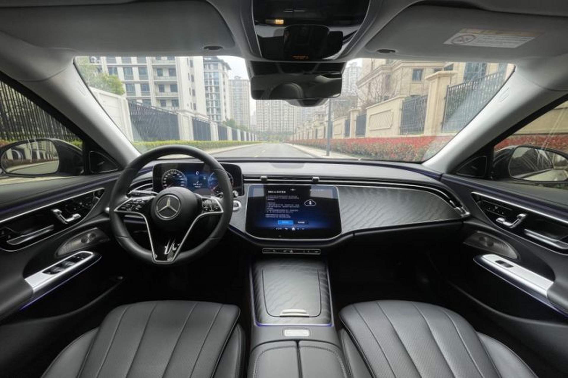Used Mercedes-Benz E-Class 2024 E 300 Fashion Sport Edition Interior 3