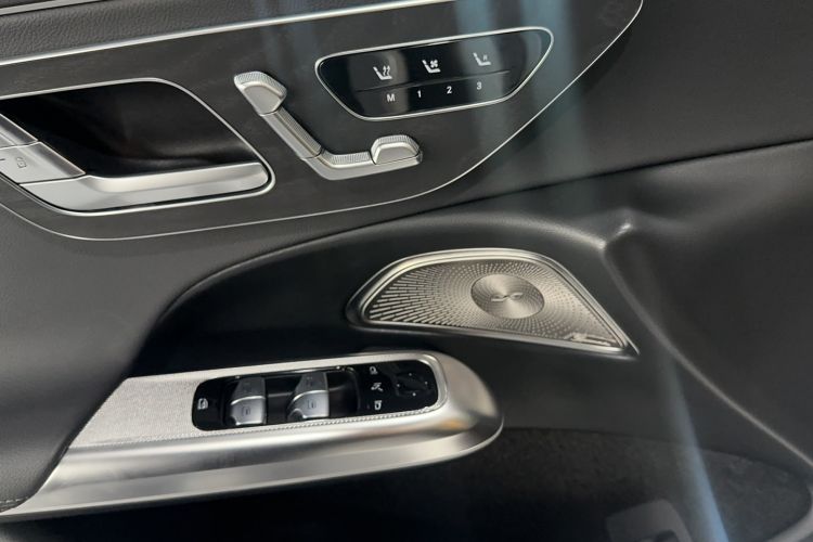Used Mercedes-Benz E-Class 2024 E 300 L Luxury Sport Model Interior 3