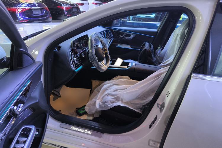 Used Mercedes-Benz E-Class 2024 E 260 L 4MATIC Sport Edition Left Front Seat