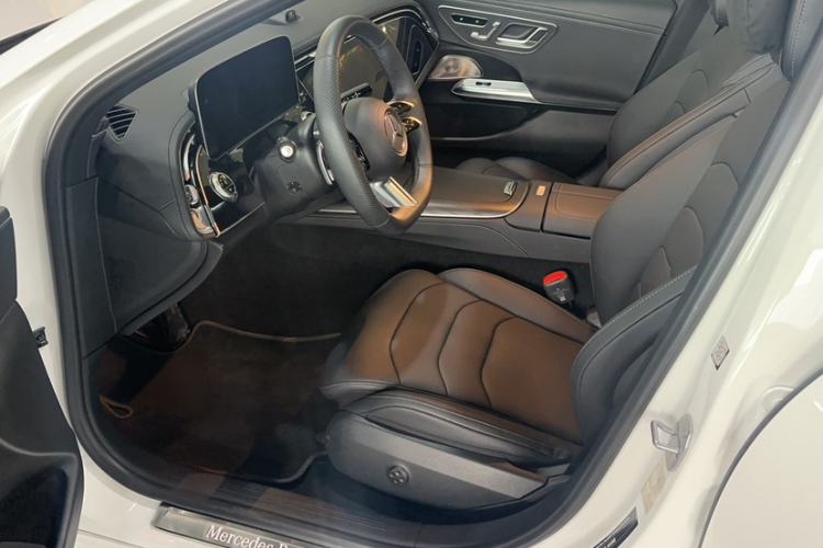 Used Mercedes-Benz E-Class 2024 E 300 L Luxury Sport Model Left Front Seat