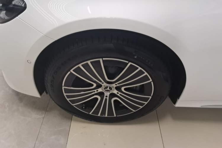 Used Mercedes-Benz E-Class 2024 E 260 L 4MATIC Left Front Wheel Hub