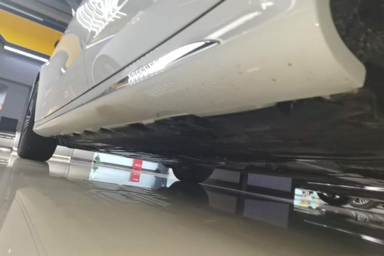 Used Mercedes-Benz E-Class 2024 E 260 L 4MATIC Left Side Sill