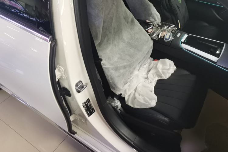 Used Mercedes-Benz E-Class 2024 E 260 L 4MATIC Right Front Seat
