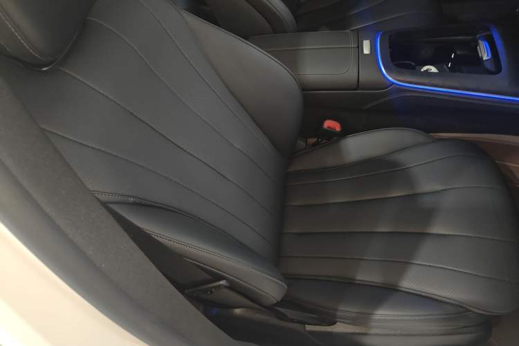 Used Mercedes-Benz E-Class 2024 E 300 Fashion Sport Edition Right Front Seat