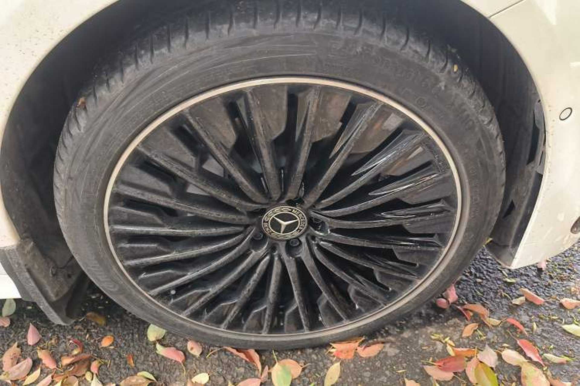 Used Mercedes-Benz E-Class 2024 E 300 Luxury Sport Edition Right Front Wheel Hub
