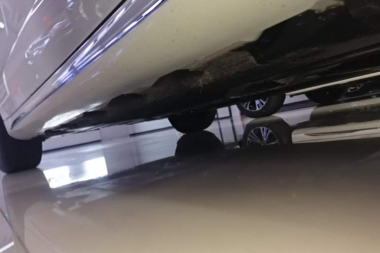 Used Mercedes-Benz E-Class 2024 E 260 L 4MATIC Right Side Sill
