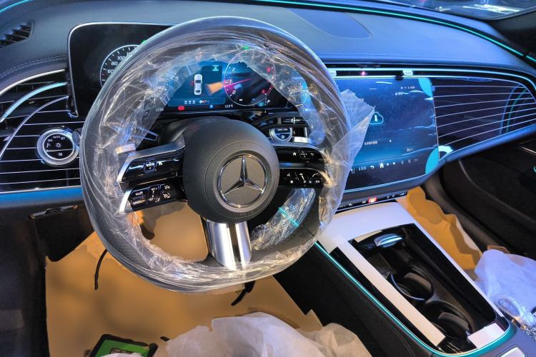 Used Mercedes-Benz E-Class 2024 E 260 L 4MATIC Sport Edition Steering Wheel