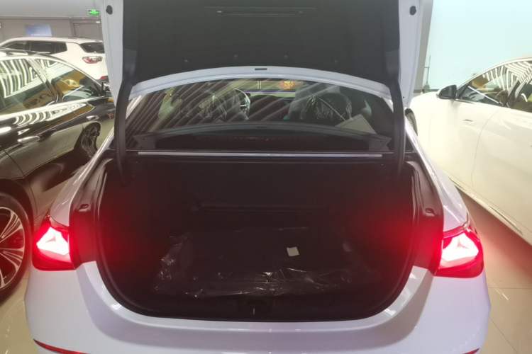 Used Mercedes-Benz E-Class 2024 E 260 L 4MATIC Sport Edition Trunk