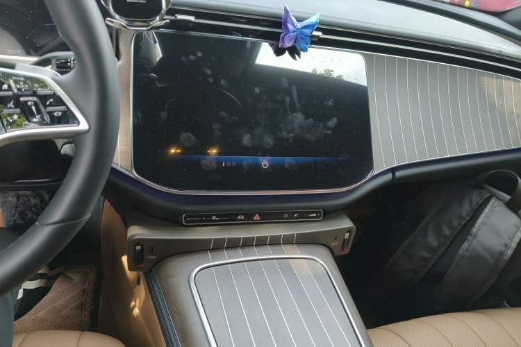 Used Mercedes-Benz E-Class 2025 E 300 L Stylish Model Audio And AC Panel