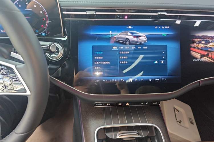 Used Mercedes-Benz E-Class 2025 Facelift E 300 L Luxury Edition Audio And AC Panel