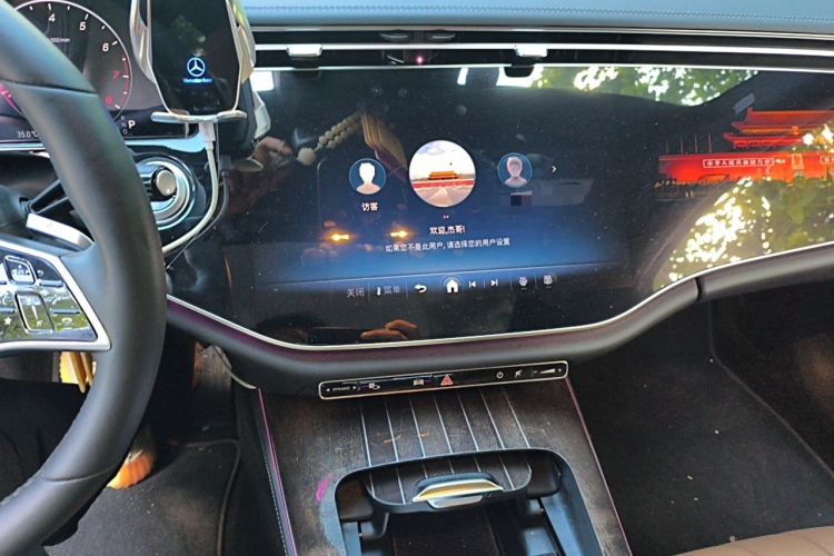 Used Mercedes-Benz E-Class 2025 E 300 L Luxury Model Audio And AC Panel