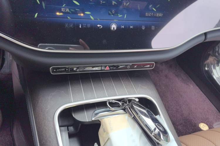 Used Mercedes-Benz E-Class 2025 Facelift E 300 L Luxury Edition Audio And AC Panel