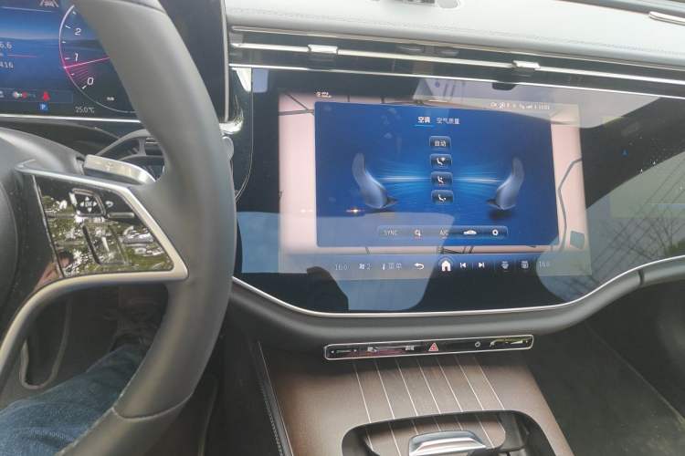 Used Mercedes-Benz E-Class 2025 E 300 L Luxury Model Audio And AC Panel