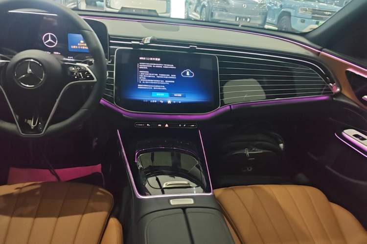 Used Mercedes-Benz E-Class 2025-Year Facelift E 260 L Audio And AC Panel