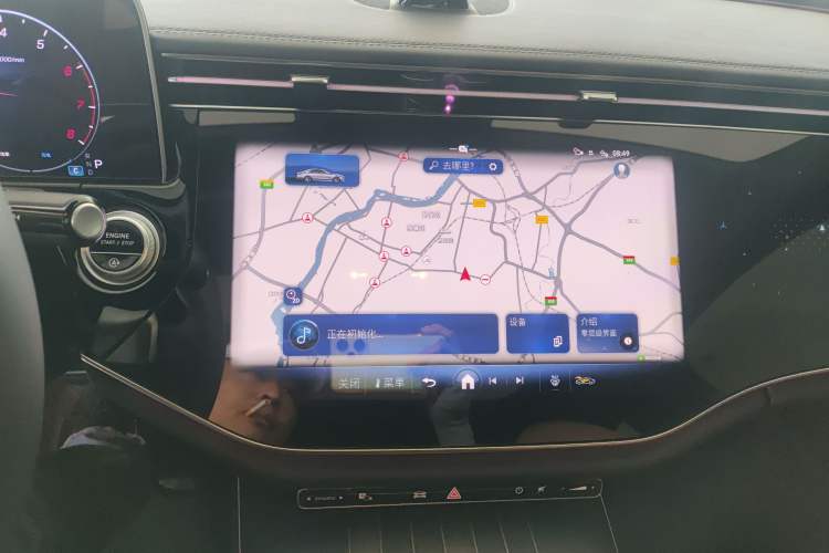 Used Mercedes-Benz E-Class 2025 E 300 L Luxury Model Audio And AC Panel
