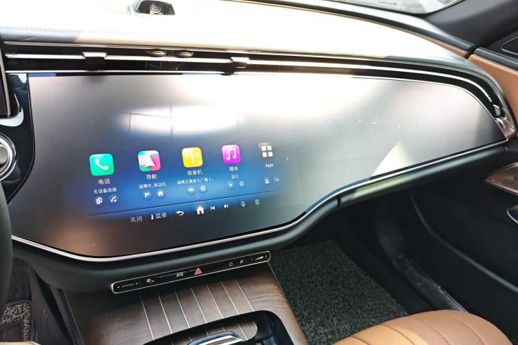 Used Mercedes-Benz E-Class 2025 E 300 L Luxury Model Audio And AC Panel