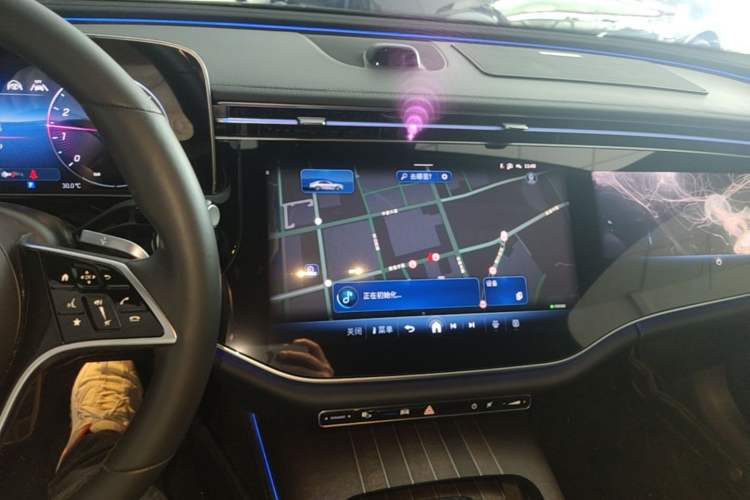 Used Mercedes-Benz E-Class 2025 E 300 L Luxury Model Audio And AC Panel