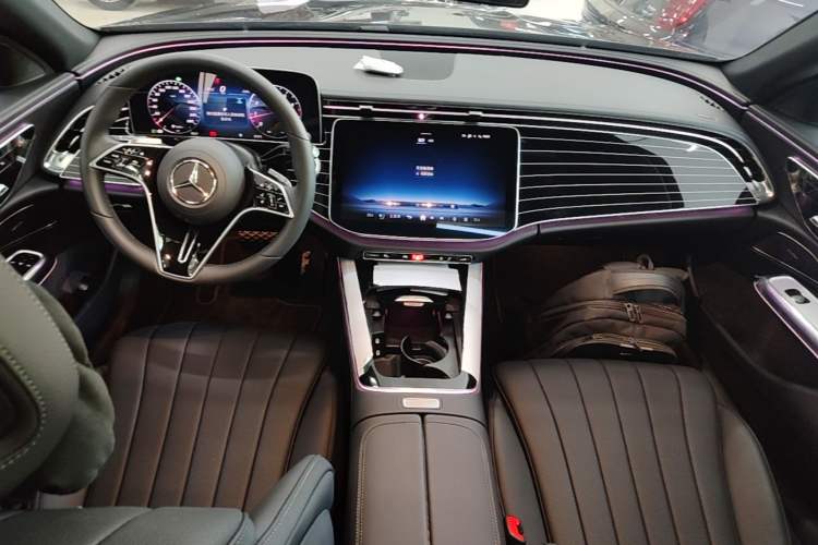 Used Mercedes-Benz E-Class 2025 E 260 L Center Console