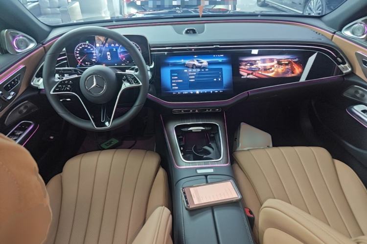 Used Mercedes-Benz E-Class 2025 Facelift E 300 L Luxury Edition Center Console