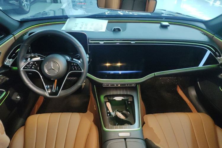 Used Mercedes-Benz E-Class 2025 E 300 L Luxury Model Center Console