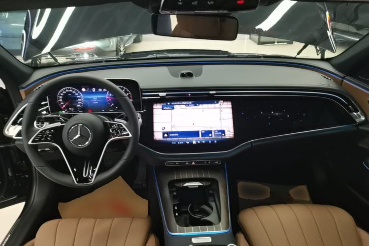 Used Mercedes-Benz E-Class 2025 E 300 L Luxury Model Center Console