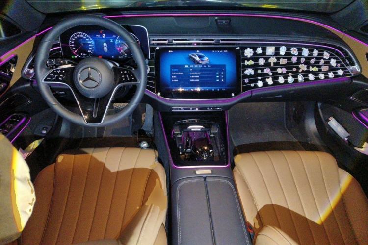 Used Mercedes-Benz E-Class 2025-Year Facelift E 260 L Center Console