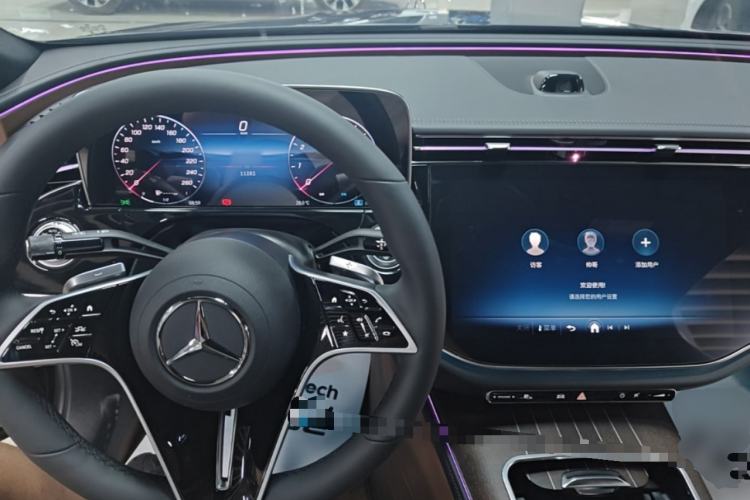 Used Mercedes-Benz E-Class 2025 Facelift E 300 L Luxury Edition Center Console
