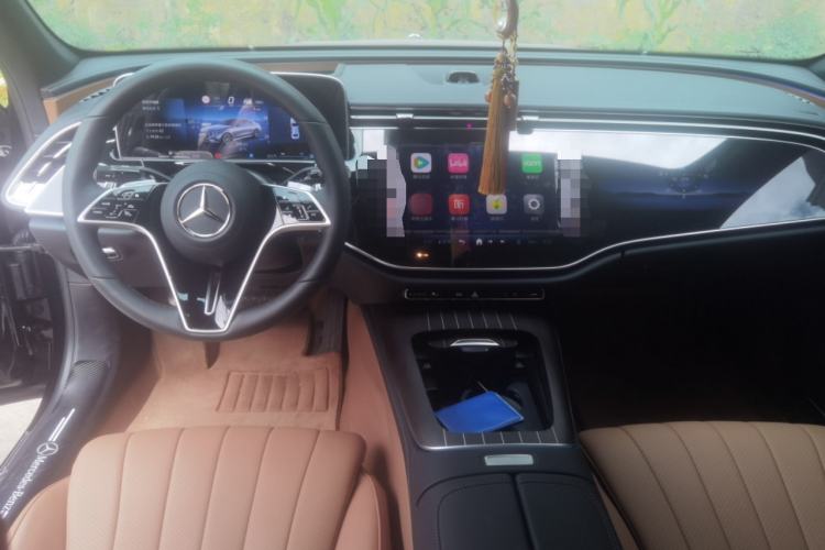 Used Mercedes-Benz E-Class 2025 Facelift E 300 L Premium Edition Center Console