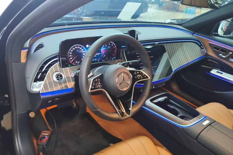 Used Mercedes-Benz E-Class 2025 E 300 L Stylish Model Center Console