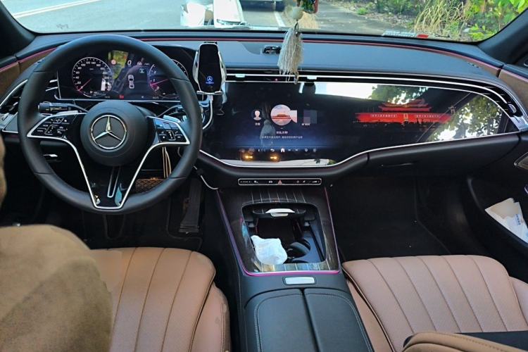 Used Mercedes-Benz E-Class 2025 E 300 L Luxury Model Center Console