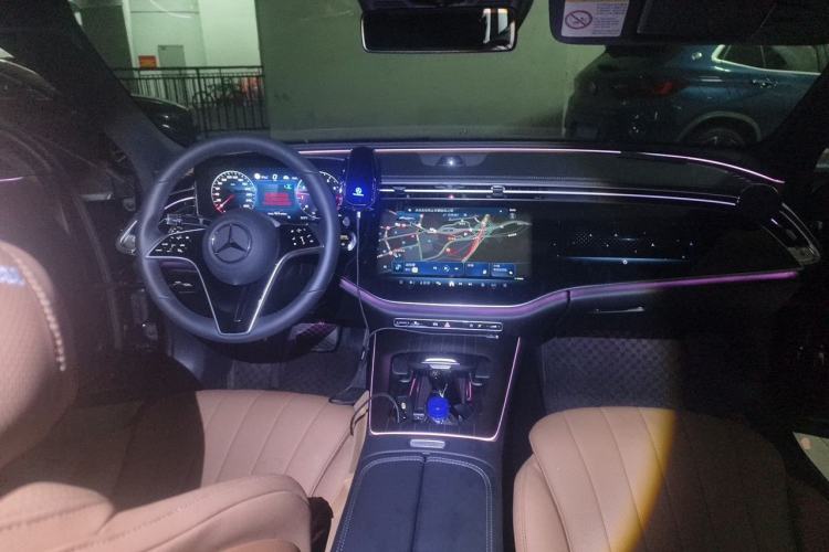 Used Mercedes-Benz E-Class 2025 E 300 L Luxury Model Center Console
