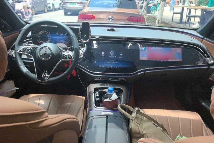 Used Mercedes-Benz E-Class 2025 Facelift E 300 L Luxury Edition Center Console