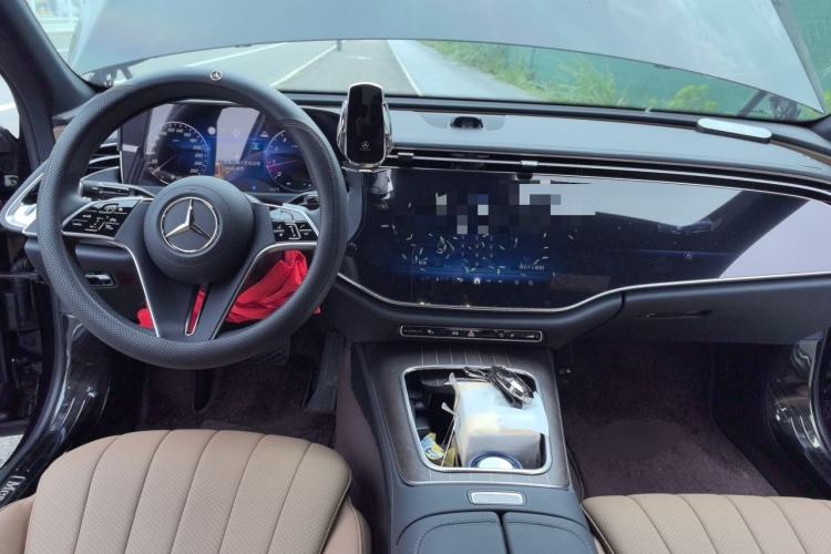 Used Mercedes-Benz E-Class 2025 Facelift E 300 L Luxury Edition Center Console