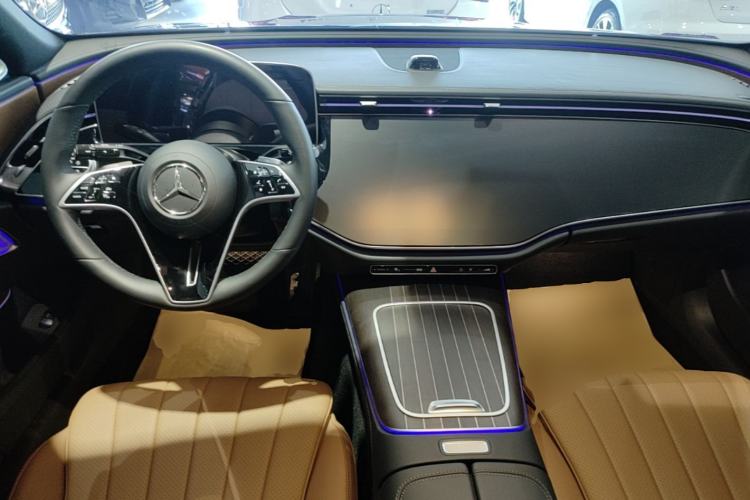 Used Mercedes-Benz E-Class 2025 Facelift E 300 L Luxury Edition Center Console