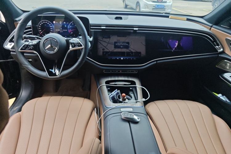 Used Mercedes-Benz E-Class 2025 Facelift E 300 L Luxury Edition Center Console
