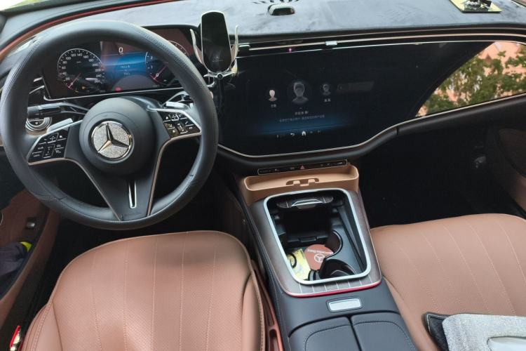 Used Mercedes-Benz E-Class 2025 Facelift E 300 L Luxury Edition Center Console
